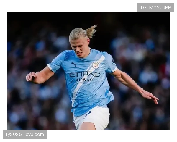 哈兰德正式加盟曼城，英超赛场迎来新星闪耀