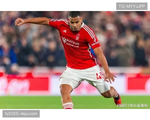 曼联近期防线失误频繁，球队防守稳定性面临考验